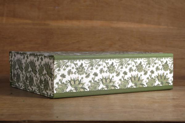 Schachtel mit viel Platz im Inneren Schreibweise Westfalen